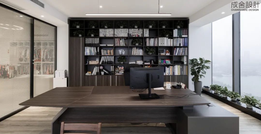 總經(jīng)理室-常州辦公樓室內(nèi)裝修 總經(jīng)理室-常州辦公樓室內(nèi)裝修